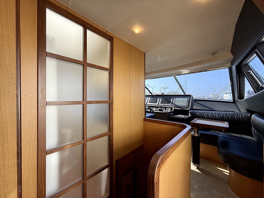 2005 FERRETTI YACHTS 731 